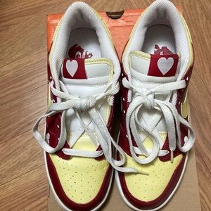 WMNS NIKE DUNK LOW, Size 7.5, Varsity Red/White.